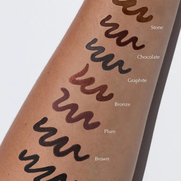 Persona 24 Hour Waterproof Eyeliner in Black - Picture 4 of 10